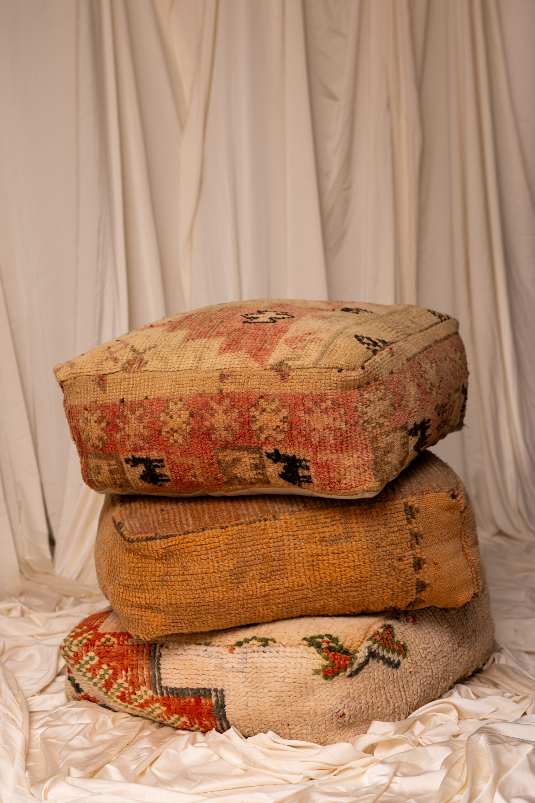 KIRA - Berber Vintage Pouffe